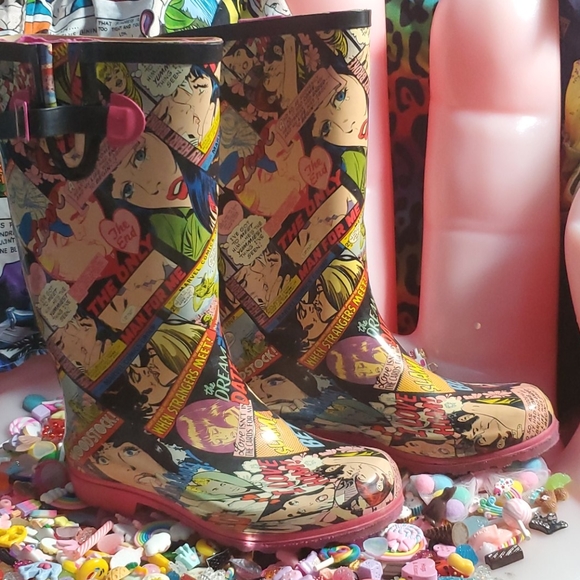 Shoes - COMIC BOOTS